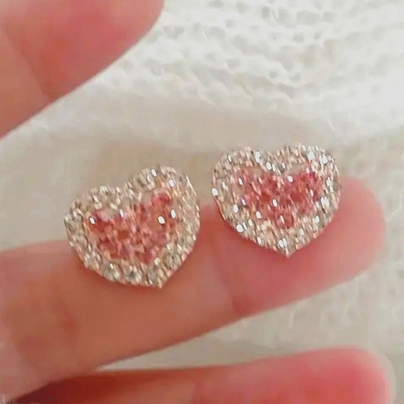 Heart Rhinestones Stud Earrings - Picture 3 of 5